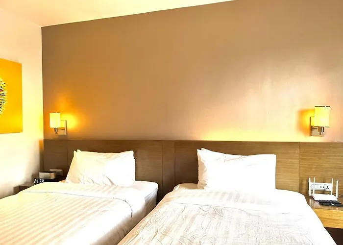 Mesmerizing Twin Bed With Rockwell View * Manila