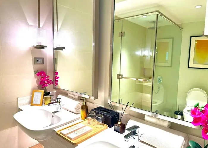 Mesmerizing Twin Bed With Rockwell View * Manila